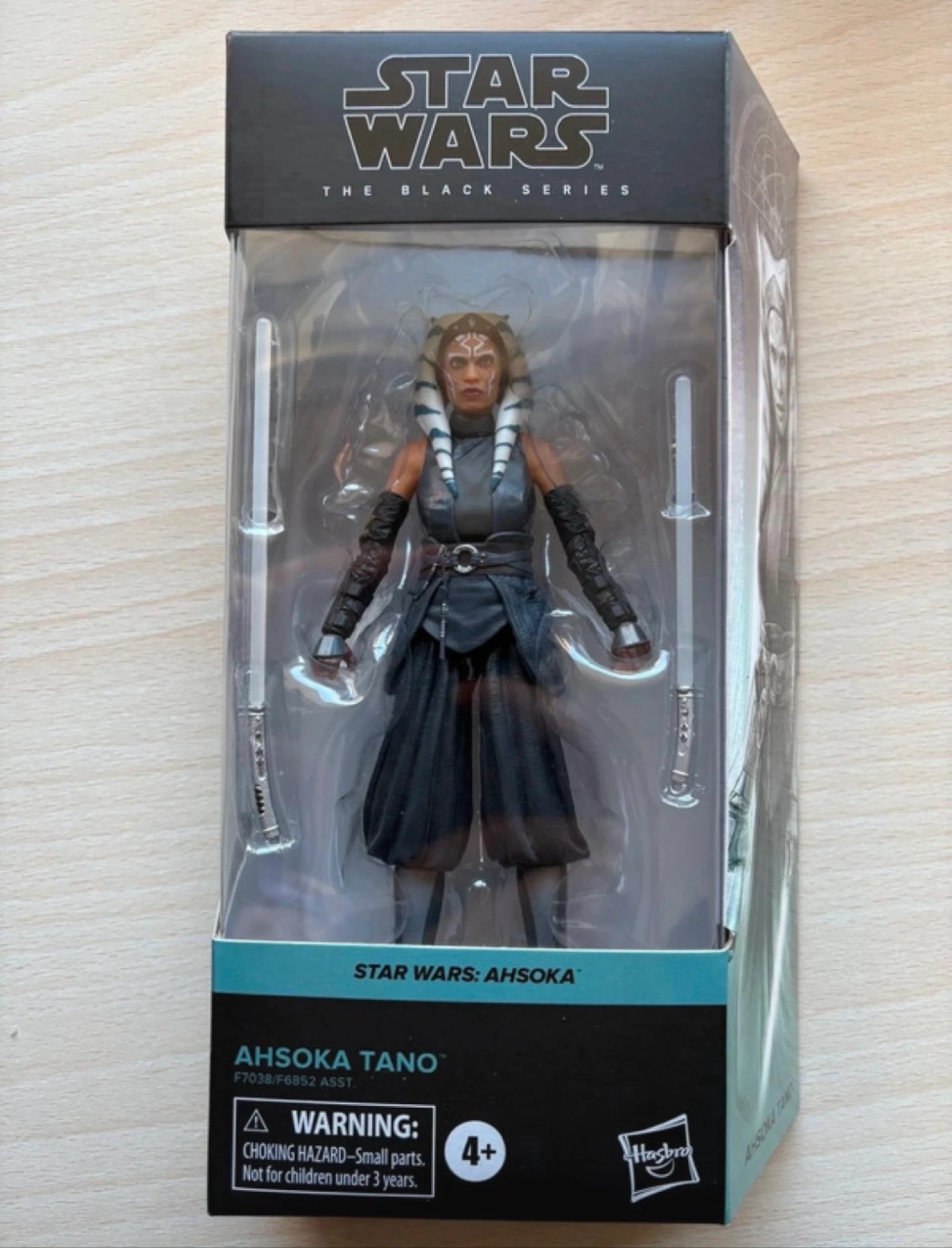 Hasbro Figure - Star Wars Ahsoks Tano (The Black Series)
